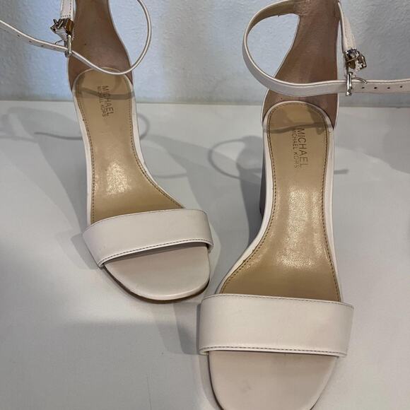 Sandals_&_Flip_Flops